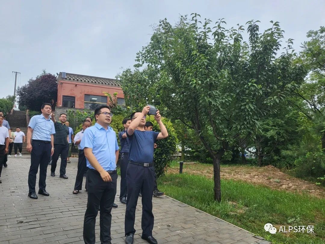 陕西**县领导及村党员群众代表实地参观阿尔卑斯环保示范项目 陕西**县领导及村党员群众代表实地参观阿尔卑斯环保示范项目
