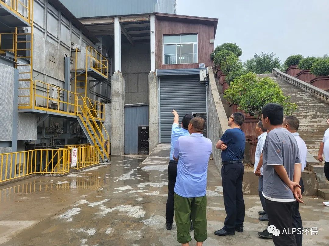陕西**县领导及村党员群众代表实地参观阿尔卑斯环保示范项目 陕西**县领导及村党员群众代表实地参观阿尔卑斯环保示范项目